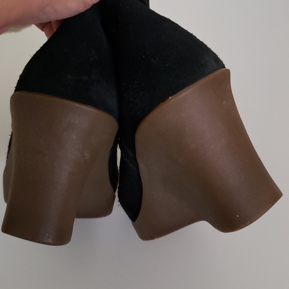 UGG Wedge Boots - Picture 5 of 6